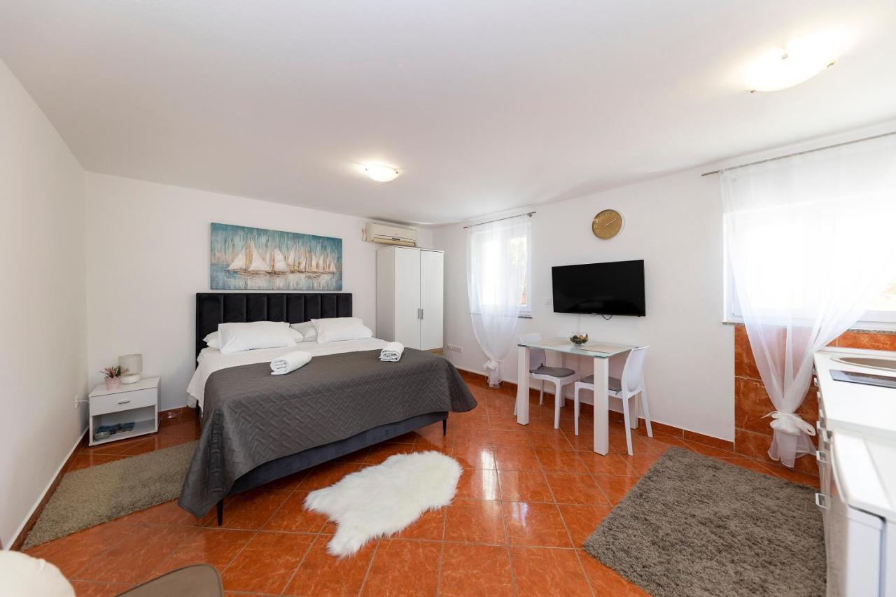 Apartmani Valentina Zara Esterno foto