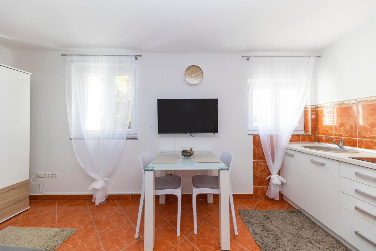 Apartmani Valentina Zara Esterno foto