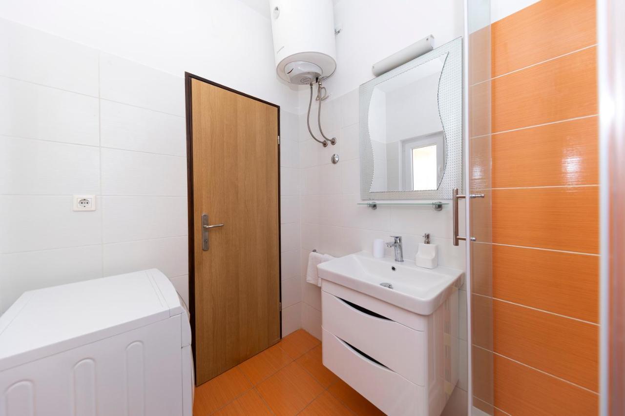 Apartmani Valentina Zara Esterno foto